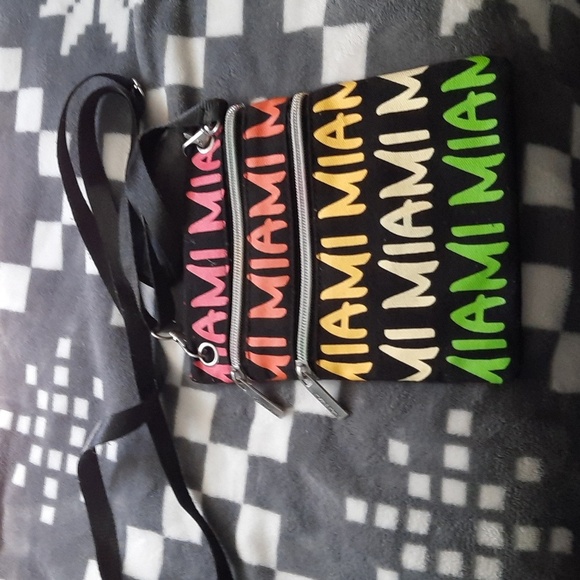 Robin Ruth MIAMI Print Canvas 2 Zipper Pocket Adjustable Strap Travel Crossbody - Picture 1 of 9